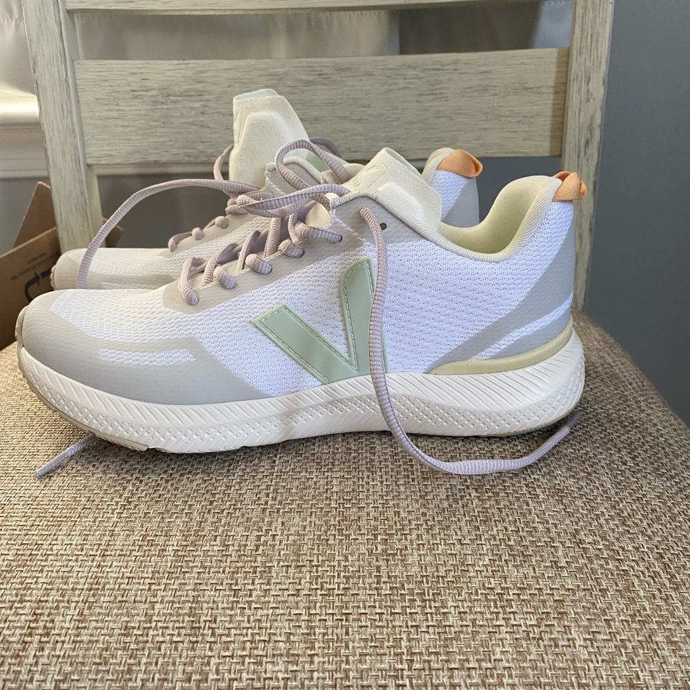 Never worn Veja shoes